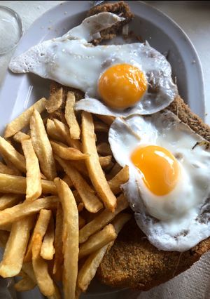 Una foto de Milanesa a caballo 😋