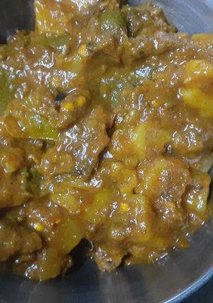 आलू शिमला मिर्च की सब्जी (Aloo shimla mirch ki sabzi recipe in hindi) रेसिपी मुख्य फोटो