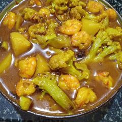 A picture of Cauliflower prawn curry.