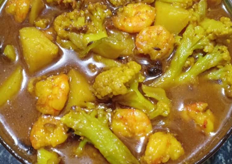 Cauliflower prawn curry