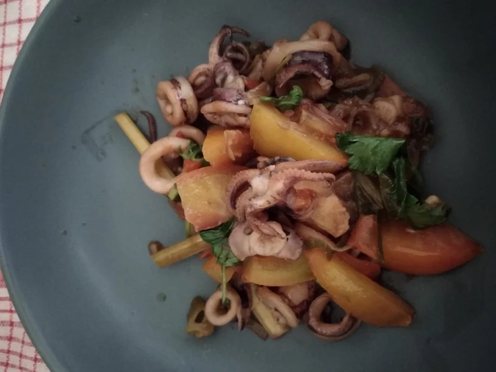 Cara Mudah Membuat Resep Cumi Saus Tiram Kemangi yang Lezat Anti Ribet, Menggugah Selera