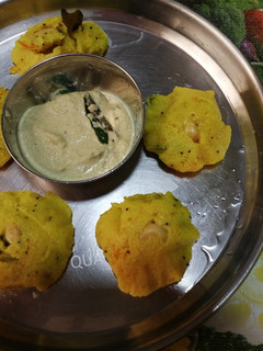 ரவா இட்லி (Rava idli recipe in tamil) செய்முறை முக்கிய புகைப்படம்