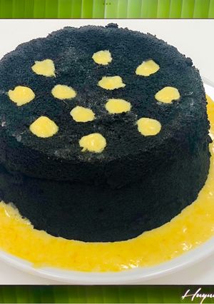 Hình của món Bánh Than Tổ Ong Sốt Trứng Muối.