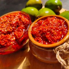 A picture of Mango Ginger and Garlic pickle.