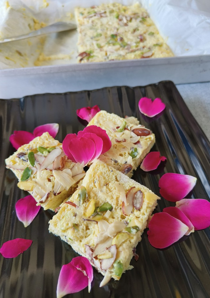 બ્રેડ પુડિંગ (Bread Pudding Recipe In Gujarati) રેસીપી મુખ્ય ફોટો