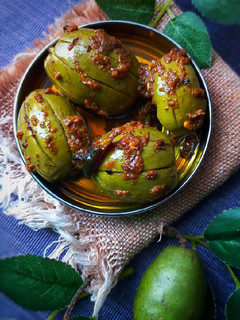 আস্ত জলপাই এর টক ঝাল মিষ্টি আচার রেসিপির প্রধান ছবি