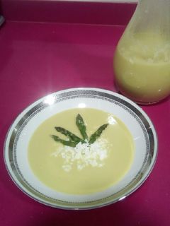 Una foto de Gazpacho de espárragos verdes