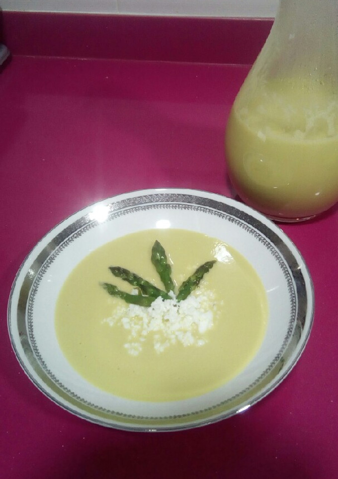 Una foto de Gazpacho de espárragos verdes