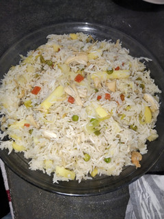 A picture of Desi style Chicken fried rice.