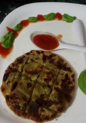 પનીર ચીલી કોરીએન્ડર પરાઠા રેસીપી મુખ્ય ફોટો