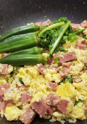 偽火腿蛋炒飯（花椰菜米） 的食譜成品照片