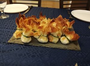 Foto principal de Saquitos de queso de cabra y miel