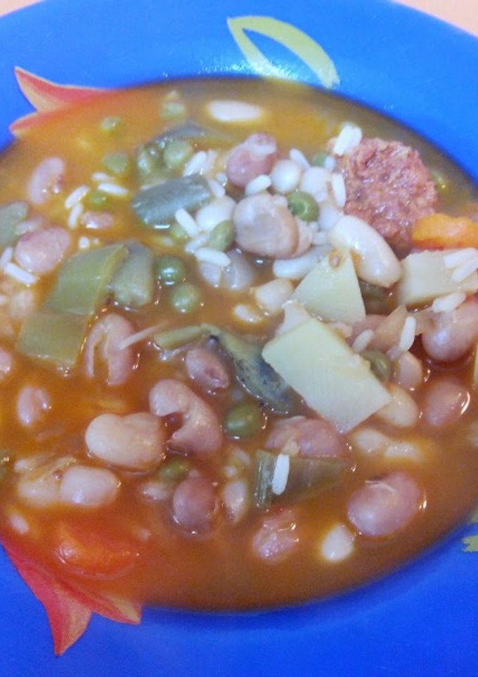 Una foto de Potaje de verduras y legumbres