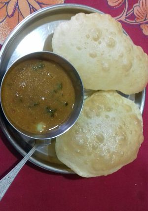 छोले भटूरे (Chole Bhature recipe in Hindi) रेसिपी मुख्य फोटो