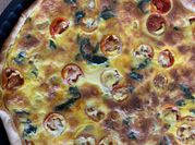 Uma foto de espinafre quiche