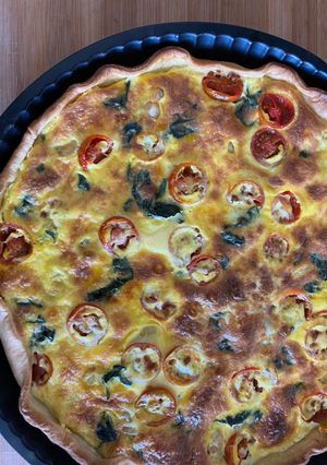 Foto de Quiche de Camarão, Espinafres e Tomate Cherry