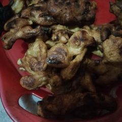 A picture of Payaz pakodi.