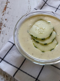 Una foto de Aliño para ensalada de yogur