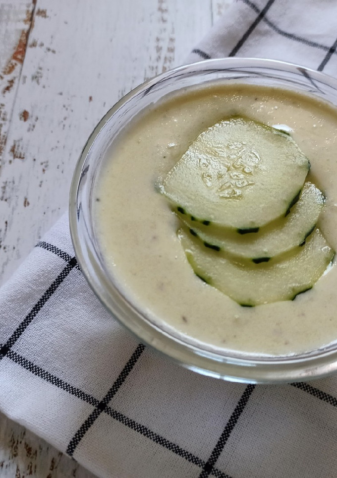 Una foto de Aliño para ensalada de yogur