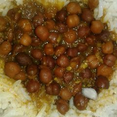 A picture of Masala chana with rice.
