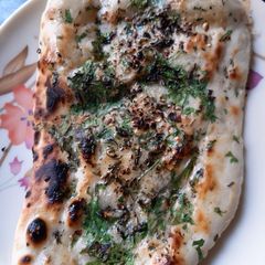 A picture of Garlic naan.