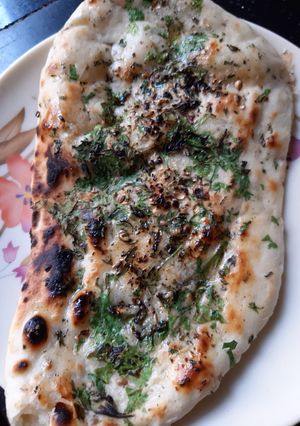 A picture of Garlic naan.