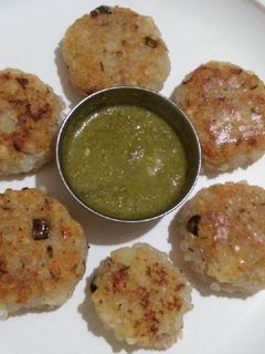 फलाहारी साबूदाना टिक्की (falahari sabudana tikki recipe in Hindi) रेसिपी मुख्य फोटो