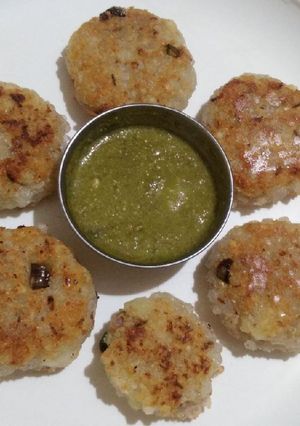 फलाहारी साबूदाना टिक्की (falahari sabudana tikki recipe in Hindi) रेसिपी मुख्य फोटो
