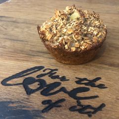 A picture of Apple Oats Muffins.
