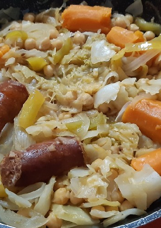 Una foto de Guiso de garbanzos encebollados con toque picante