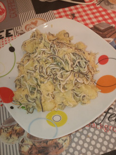 Una foto de Gulas con patatas en MC