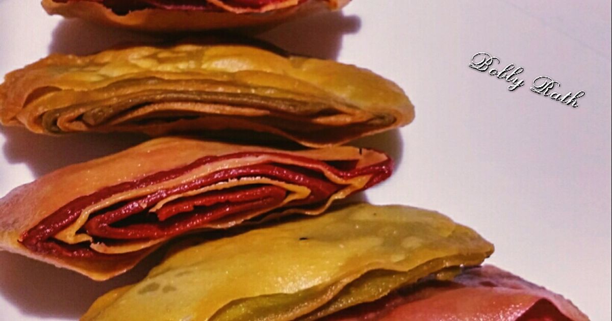 Multi Layered Beet Spinach Crackers Recipe by Bobly Rath - Cookpad