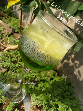 Bagaimana Menyiapkan Es Lechy Melon Serut Istimewa