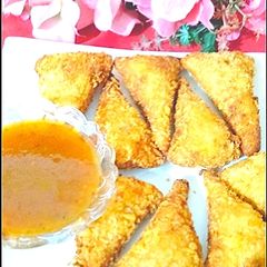 A picture of BBQ chicken bread cones 😋😋😋😋.