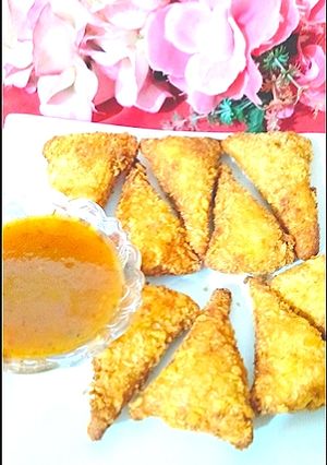 A picture of BBQ chicken bread cones 😋😋😋😋.