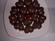Una foto de dulces de cerezas