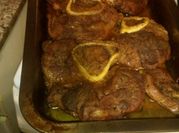 Una foto de condimentos para carne horno