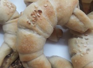صورة لوصفة كرواسون زعتر بعجينة العشر دقائق 😋