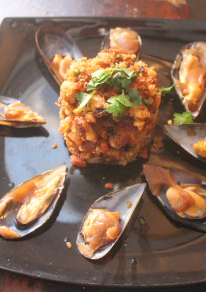 Una foto de Migas con callos y mejillones