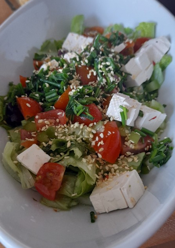Una foto de Ensalada mixta y fresca