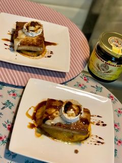Una foto de Mango y tofu a la plancha con queso y miel de caña🌱vegetariano