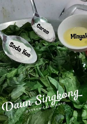 Foto resep Cara merebus daun singkong