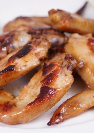 【哇菜影音食譜】香煎雞翅 的食譜成品照片
