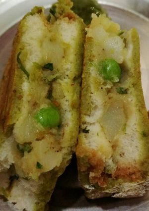 A picture of Alu mutter sandwhich.