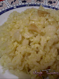 Una foto de Coliflor al ajillo con huevo