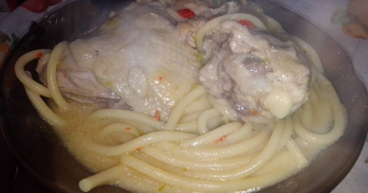 Pollo y fideos a la crema de leche que se me ocurrió a mí Receta de