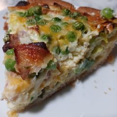 A picture of Ham and Pea Quiche.