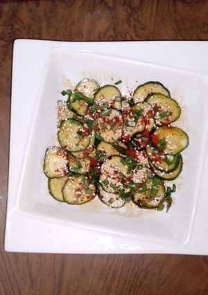 A picture of Simple Korean 🥗 salad.
