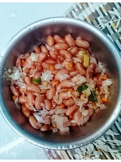 வெள்ளை ராஜ்மா சுண்டல் (Vellai rajma sundal recipe in tamil) செய்முறை முக்கிய புகைப்படம்