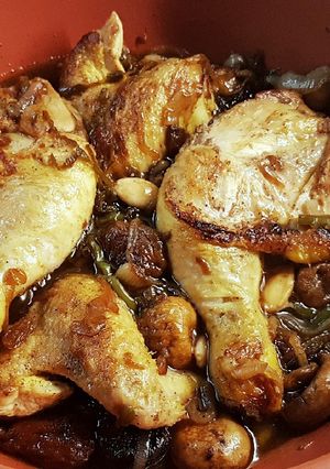 Foto principal de Pollo con Frutos Secos, en Tajine eléctrico